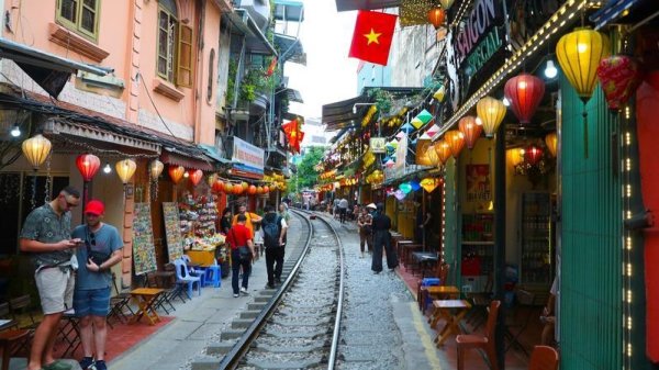 广瑞网  国家铁路局局长费东斌会见乌兹别克斯坦铁路股份公司董事长纳尔祖拉耶夫