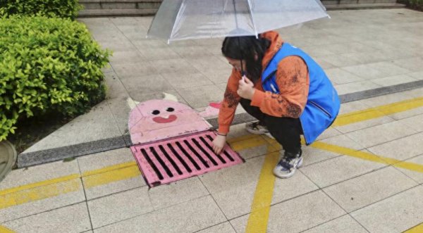 火星策略 南苑街道盛锦苑社区开展“雨天巡查不松懈 排查隐患守安全”活动